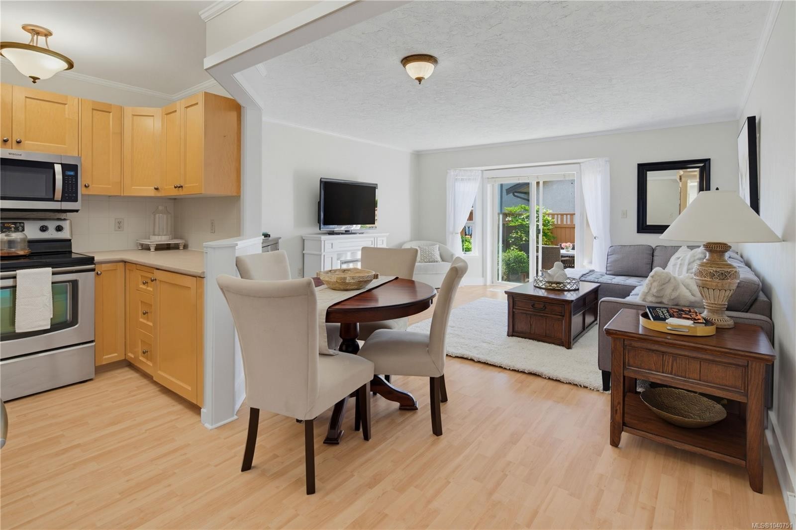 #24-2070 Amelia Ave, Sidney, BC