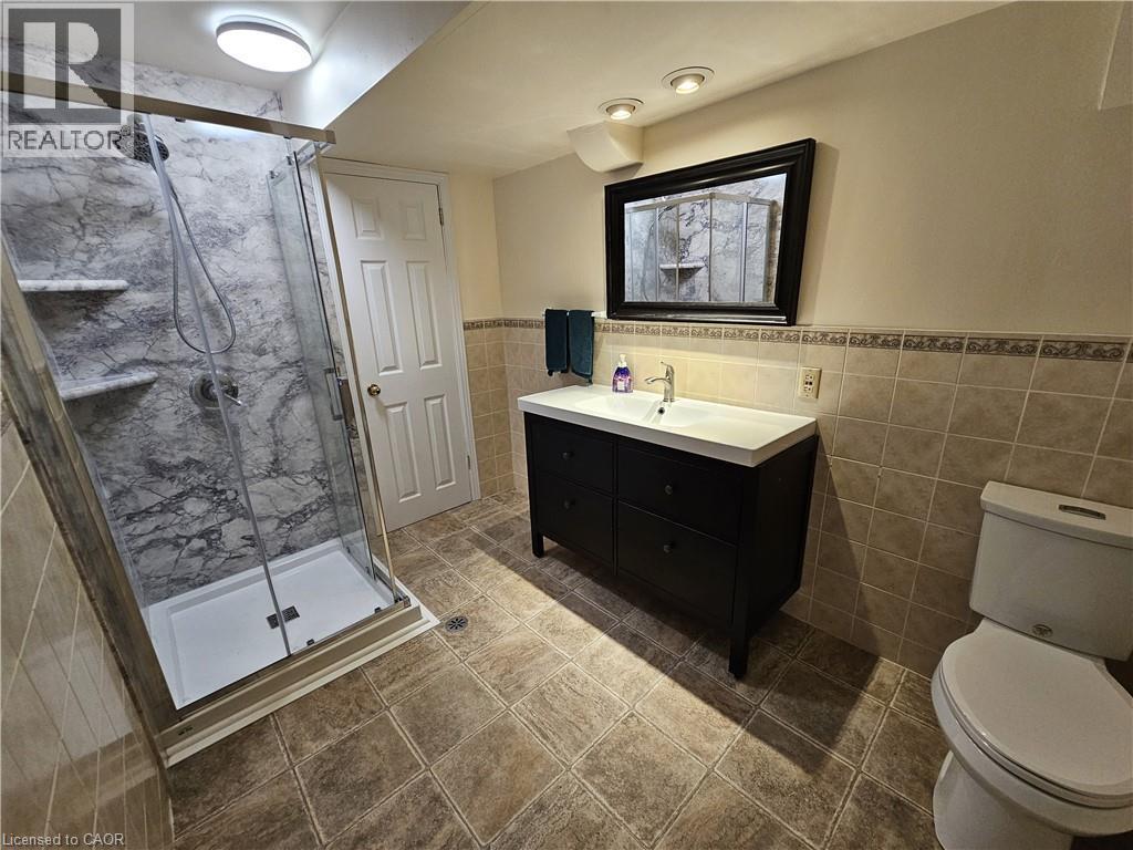 Basement 3pc bath with walk-in shower - 120 Lynndale Road, Simcoe, ON