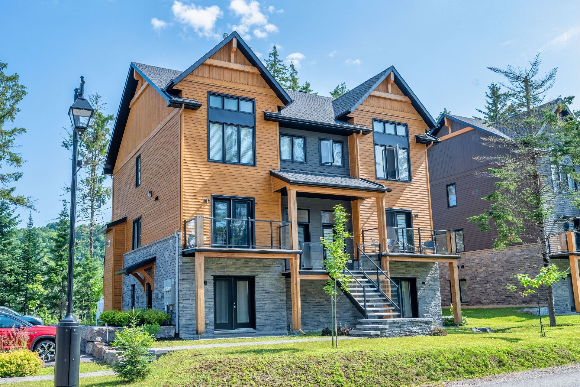 Front of Structure - 573 Rue Charlie-Forbell, Mont-Tremblant, QC