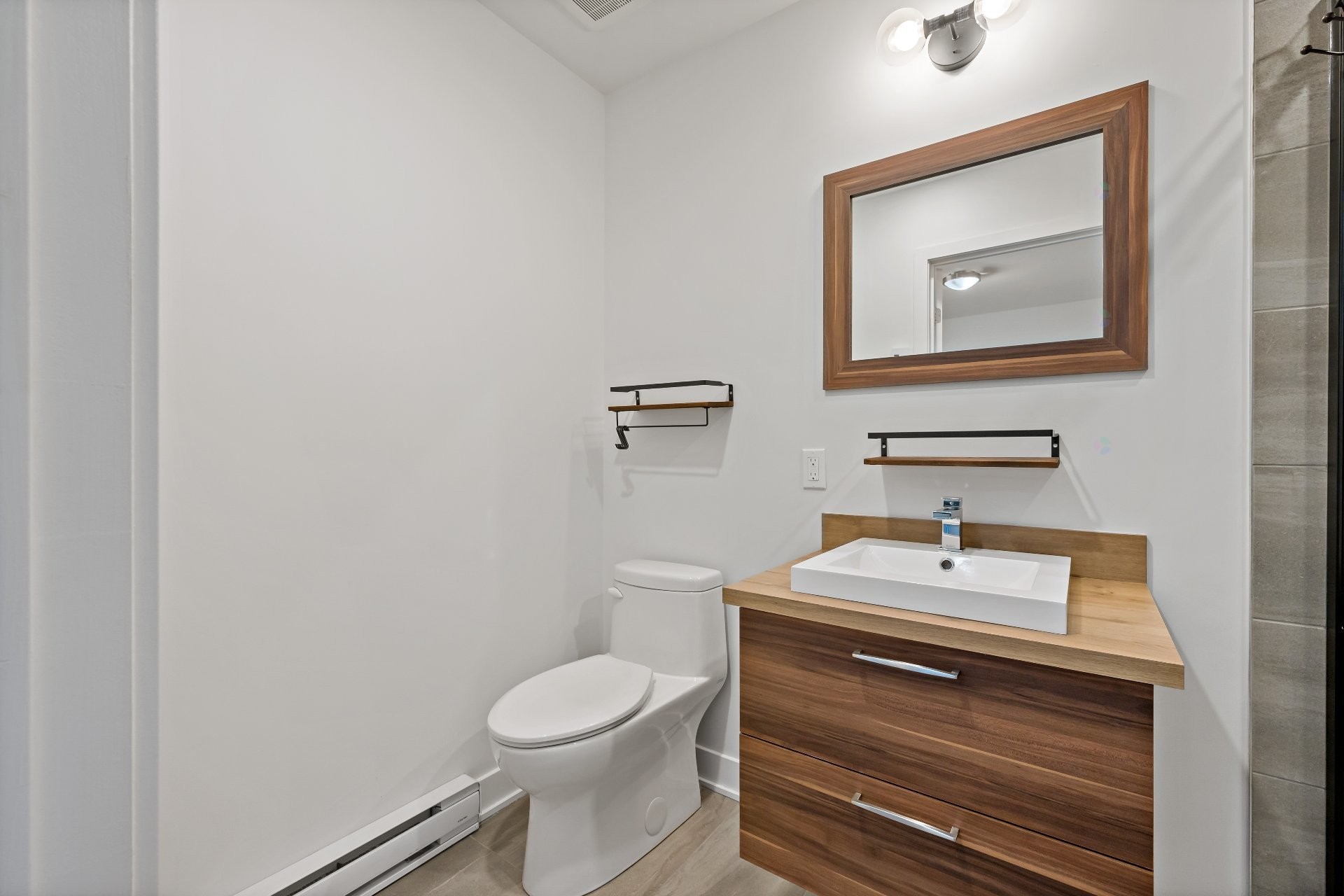 Master Bathroom - 573 Rue Charlie-Forbell, Mont-Tremblant, QC