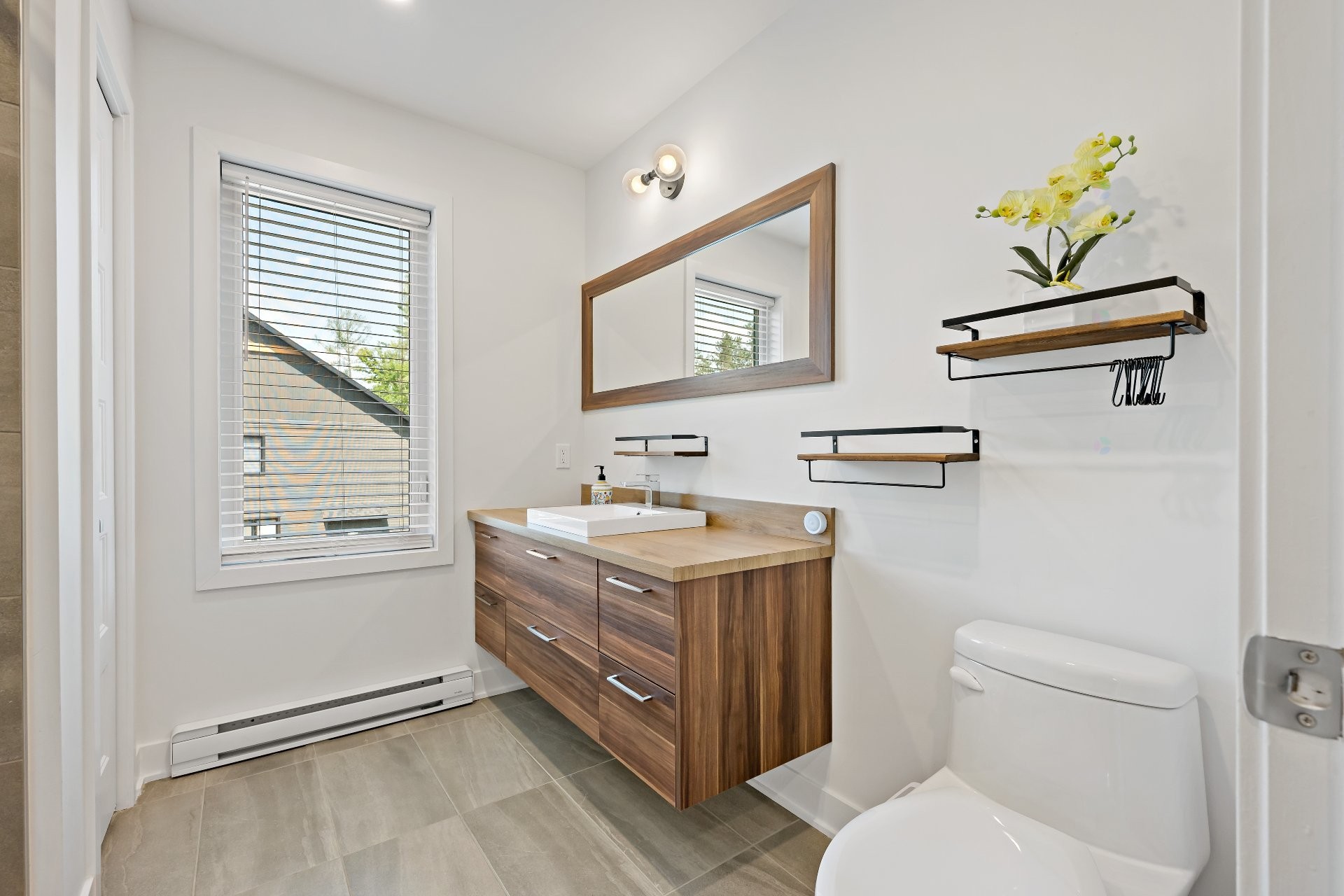 Bathroom - 573 Rue Charlie-Forbell, Mont-Tremblant, QC