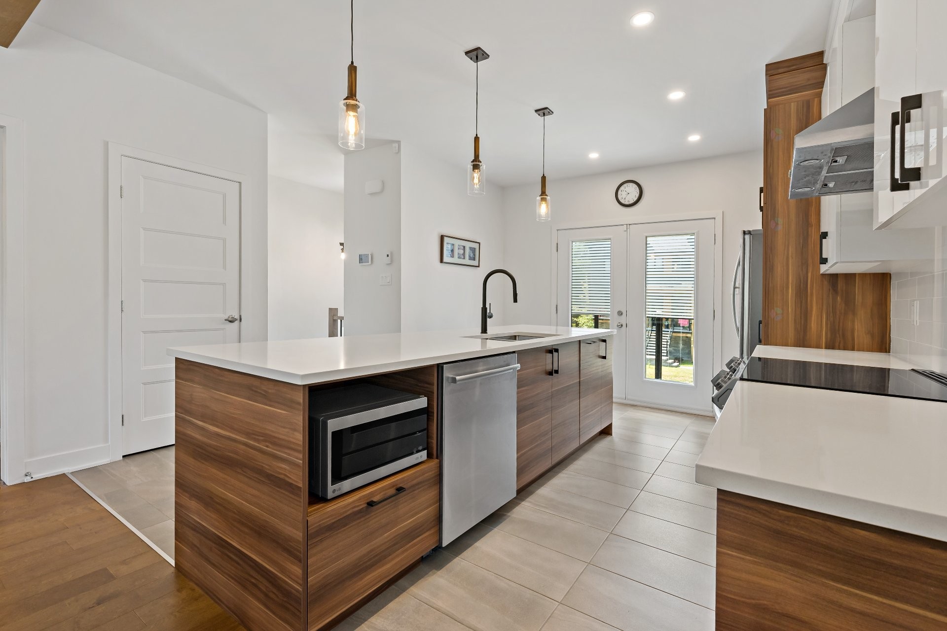 Kitchen - 573 Rue Charlie-Forbell, Mont-Tremblant, QC