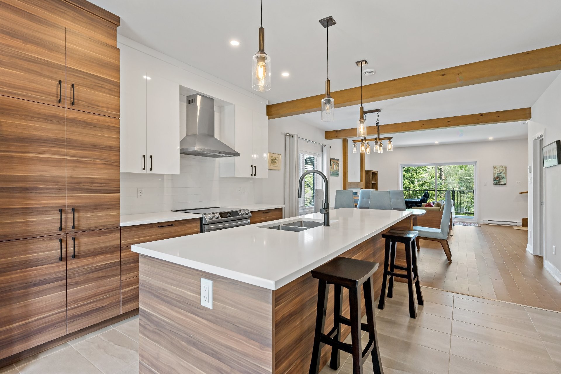 Kitchen - 573 Rue Charlie-Forbell, Mont-Tremblant, QC
