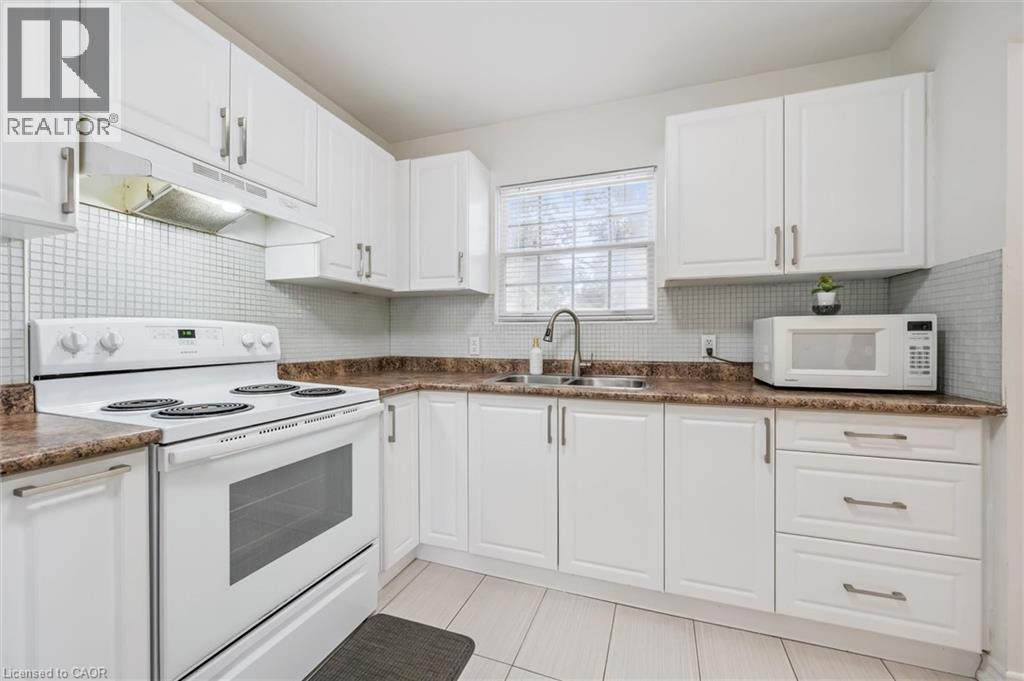 Modern kitchen - 178 Westcourt Place, Waterloo, ON
