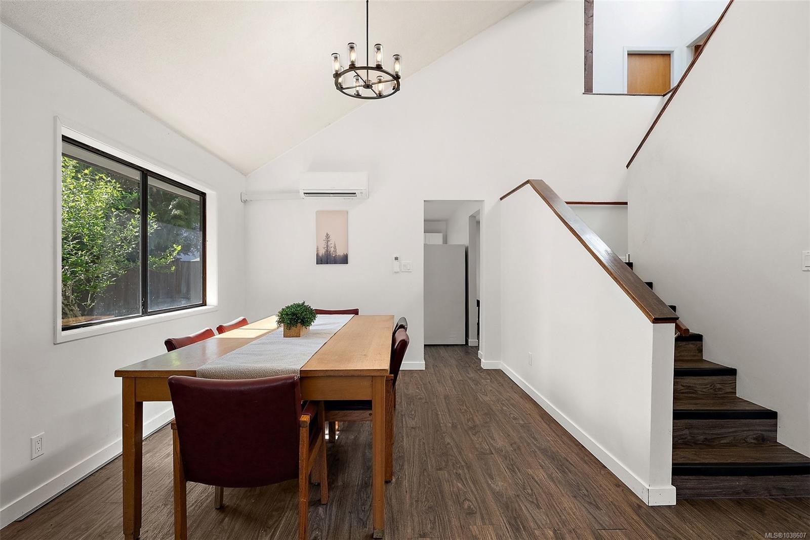 1871 Fairburn Dr, Saanich, BC