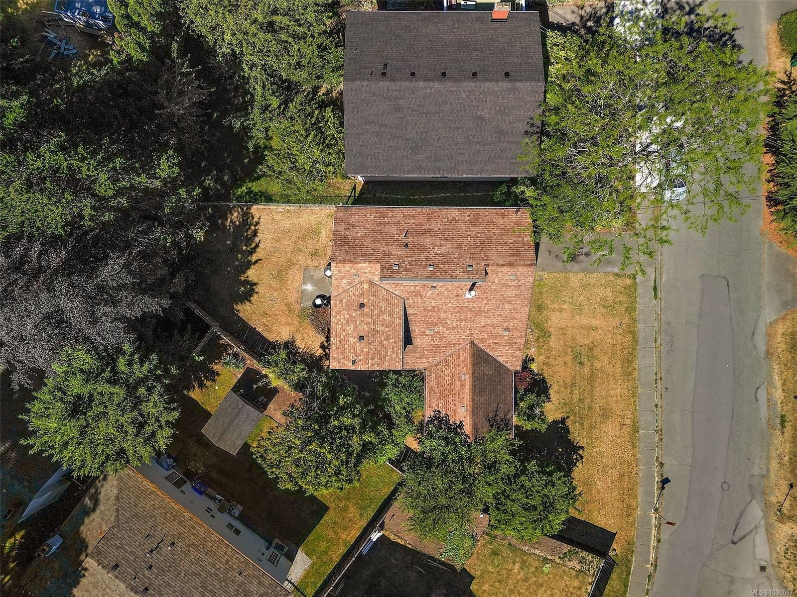 1871 Fairburn Dr, Saanich, BC
