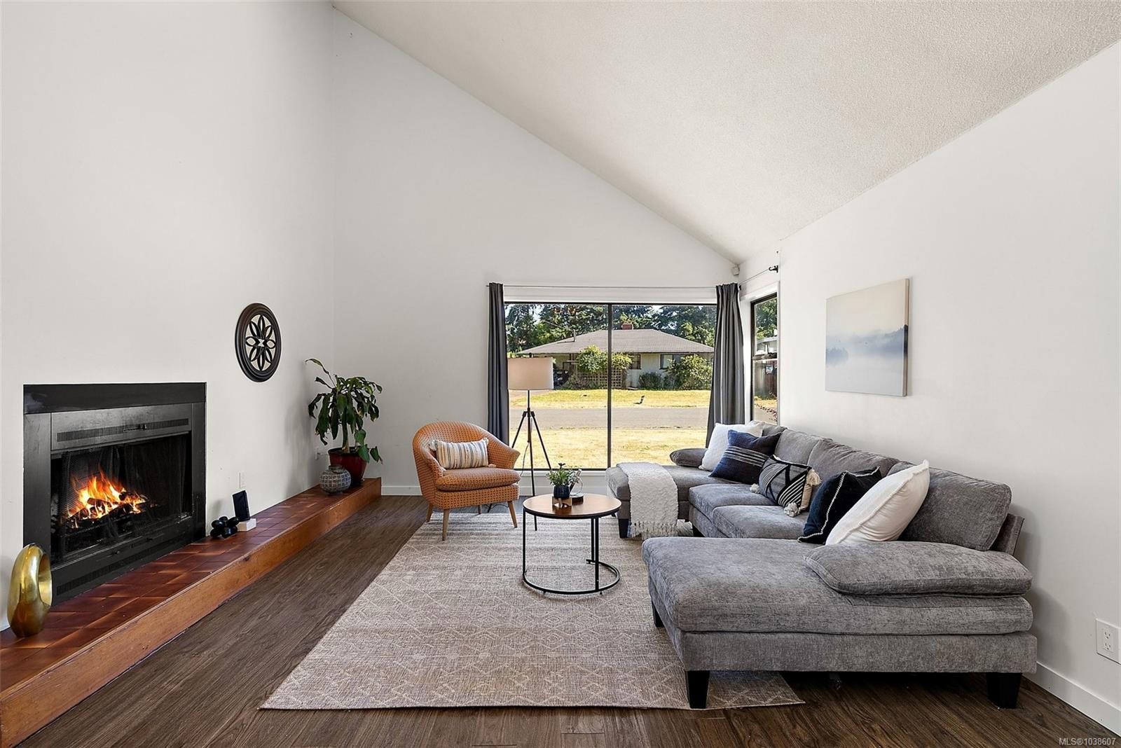 1871 Fairburn Dr, Saanich, BC