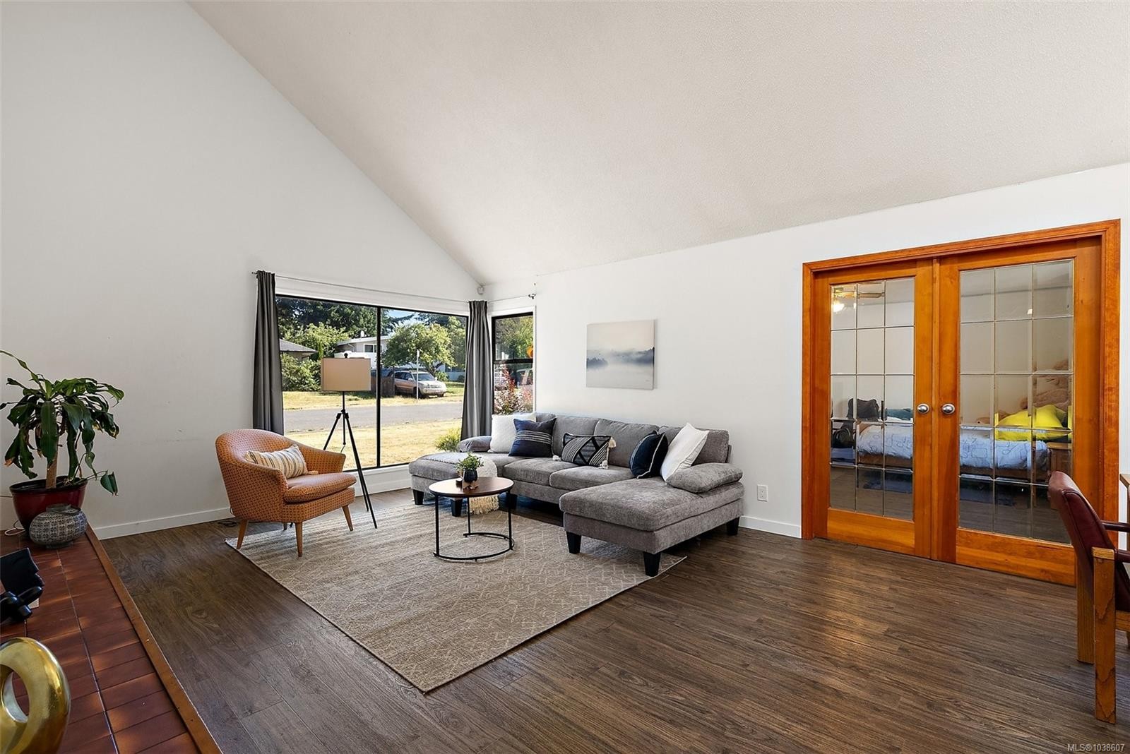 1871 Fairburn Dr, Saanich, BC