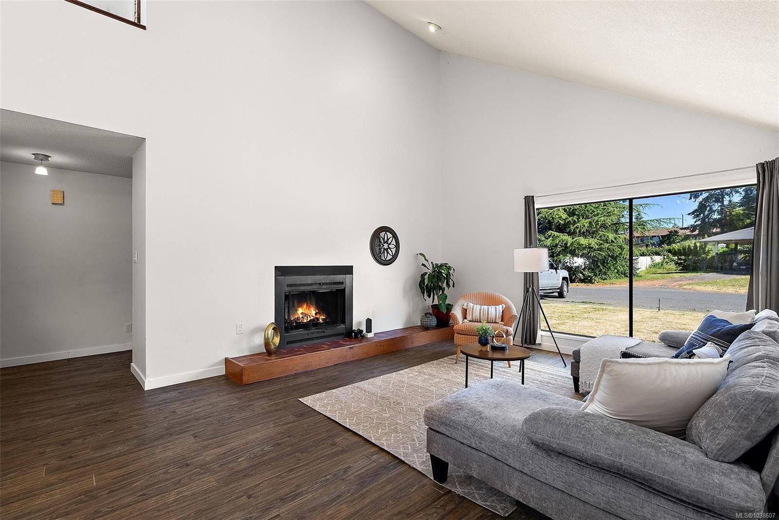 1871 Fairburn Dr, Saanich, BC