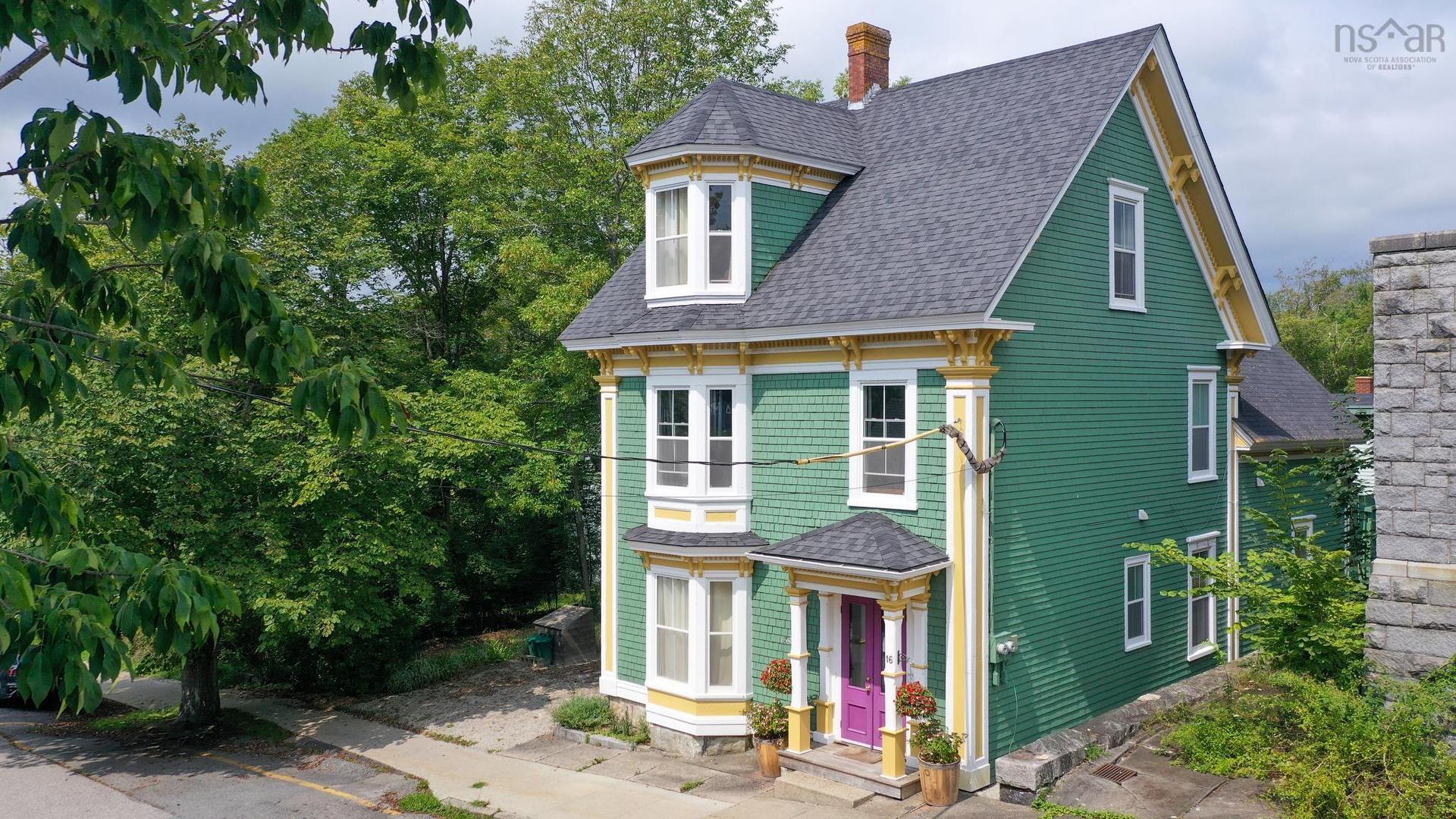 16 John Street, Shelburne, NS