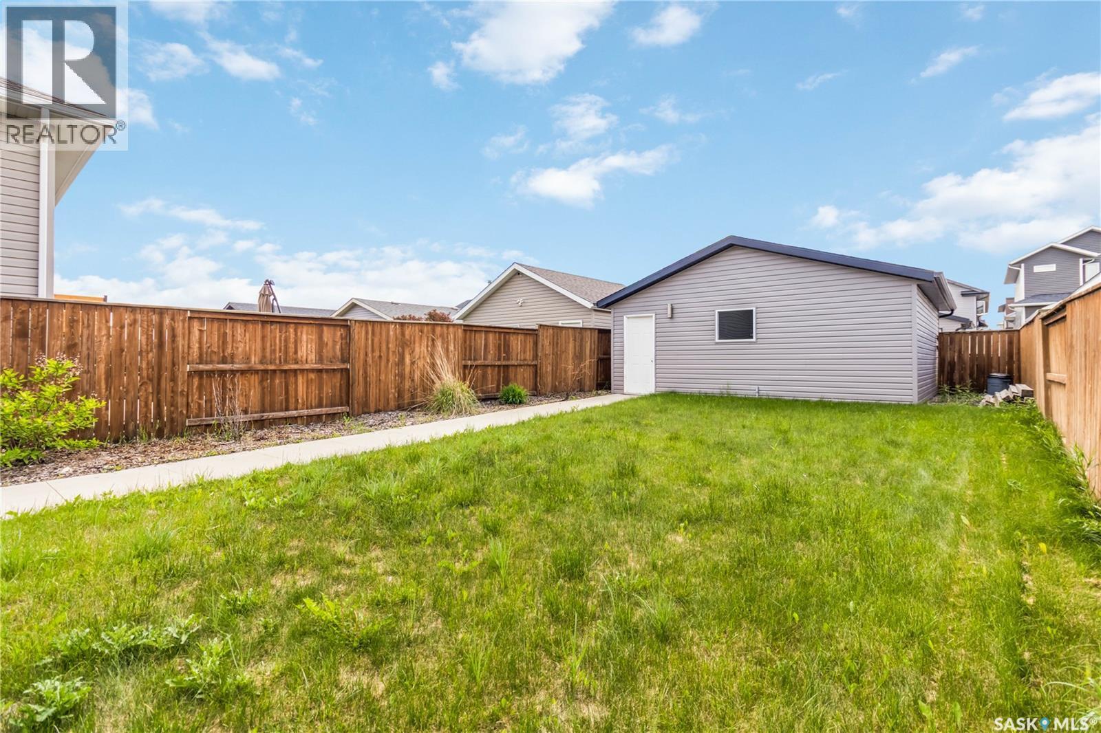 527 Kloppenburg Crescent, Saskatoon, SK