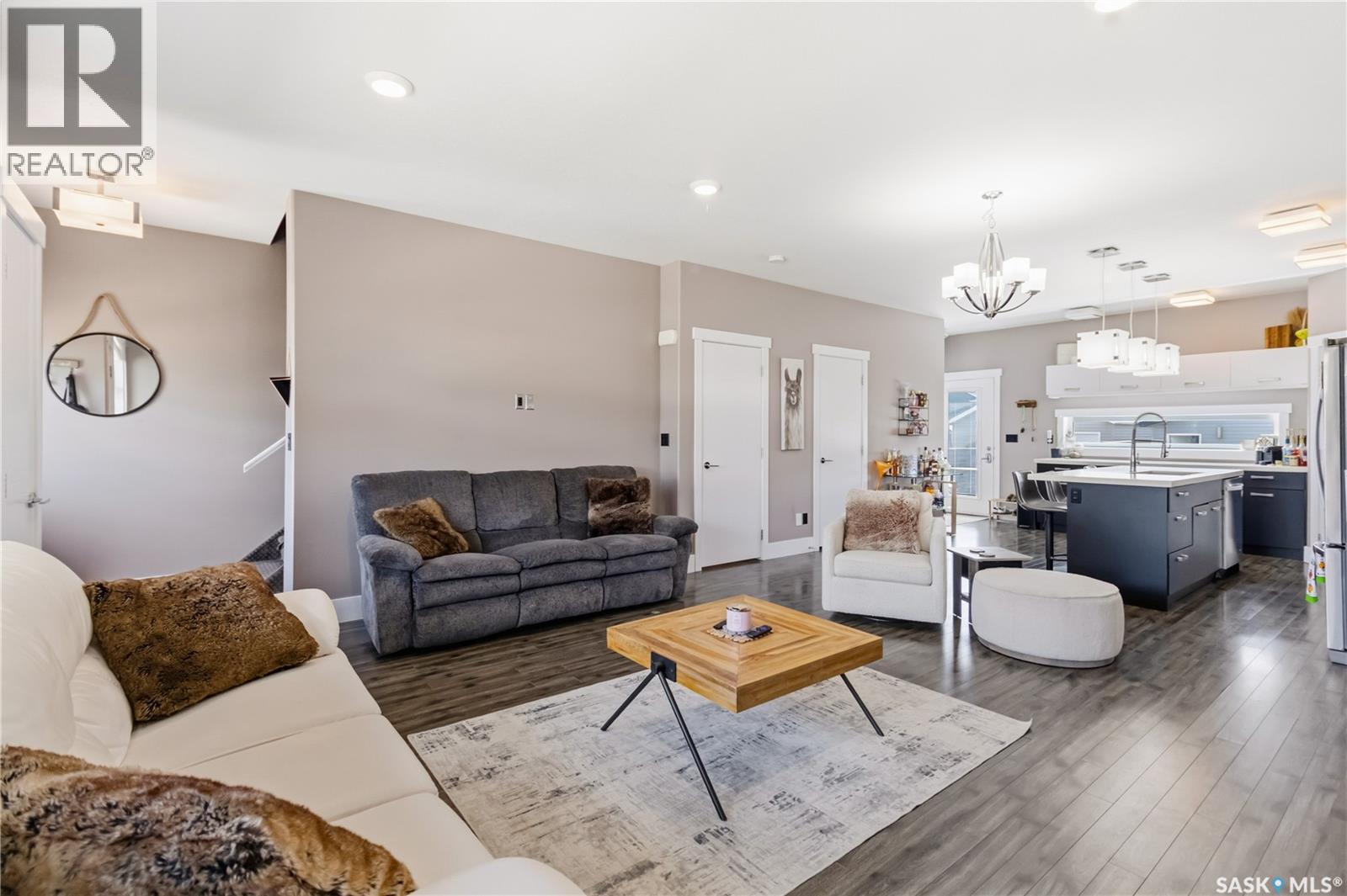 527 Kloppenburg Crescent, Saskatoon, SK