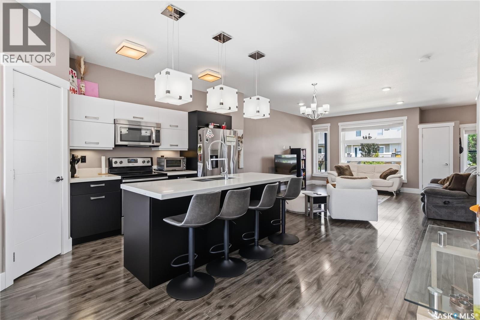 527 Kloppenburg Crescent, Saskatoon, SK