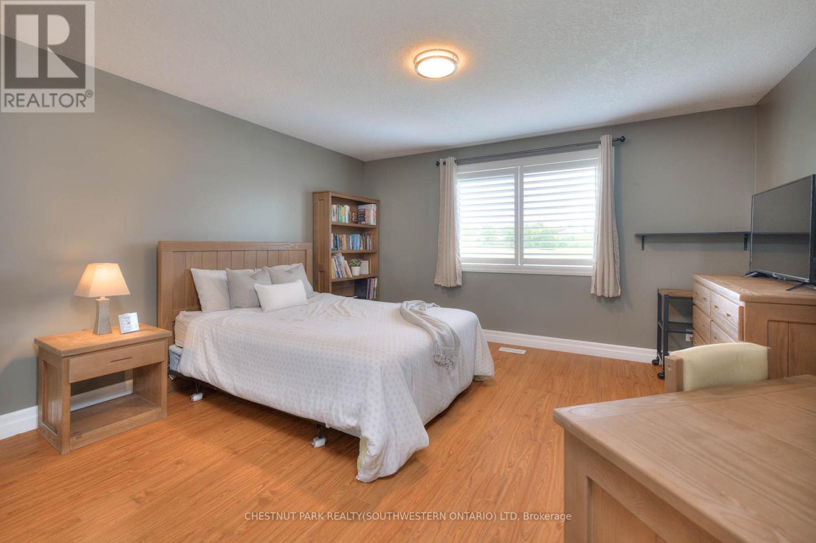 Walk in closet - 363 Golf Course Road, Woolwich, ON