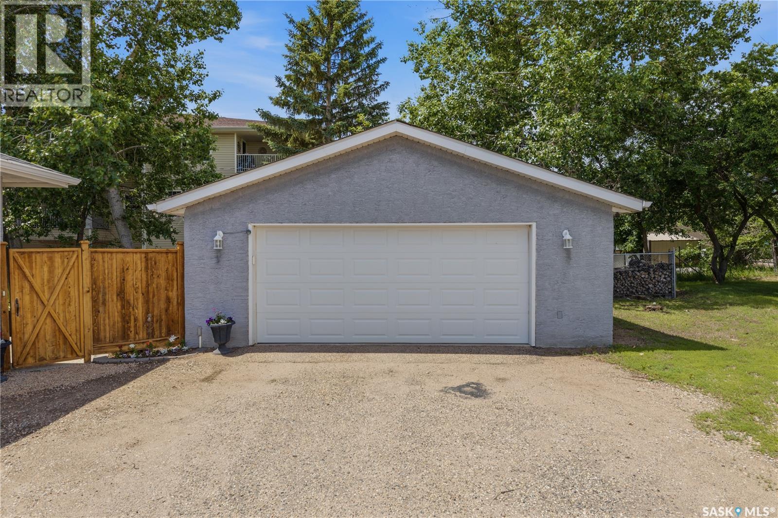 102 Plaxton Place, Regina Beach, SK