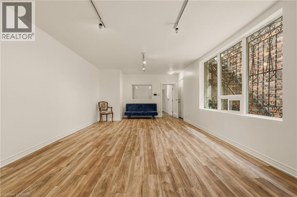 20 Barton Street, Hamilton, ON