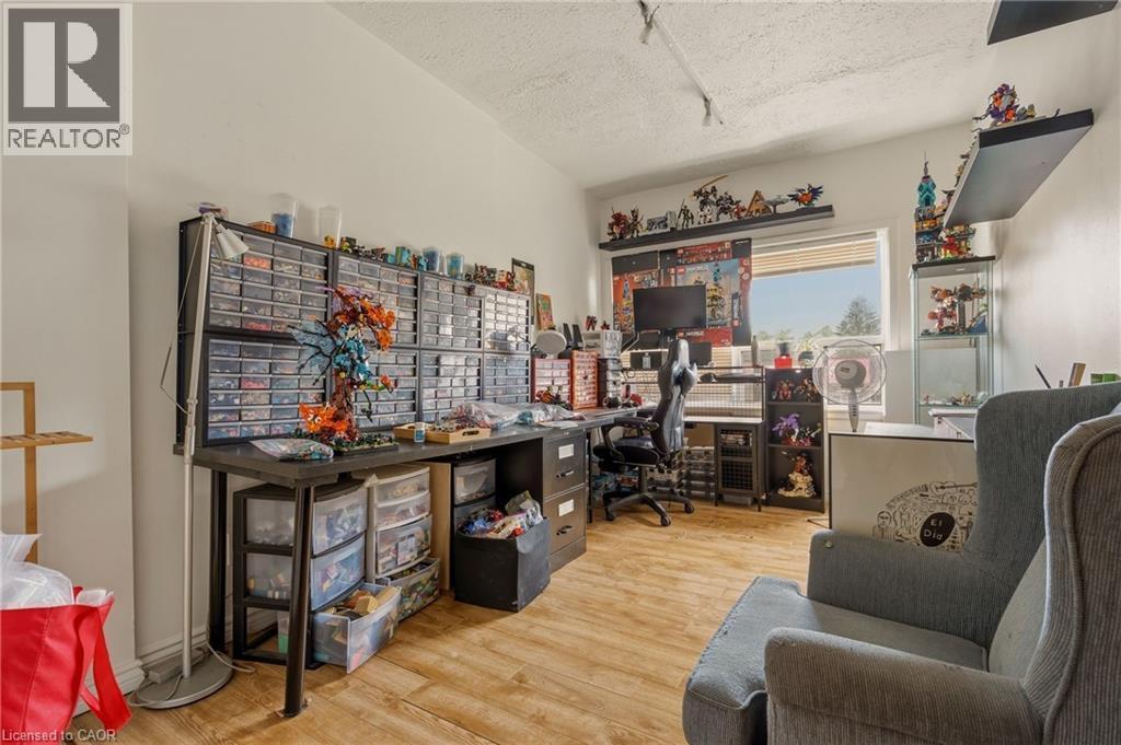 20 Barton Street, Hamilton, ON