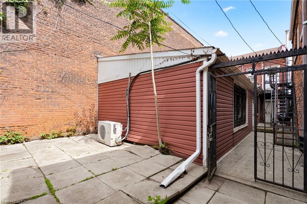 20 Barton Street, Hamilton, ON