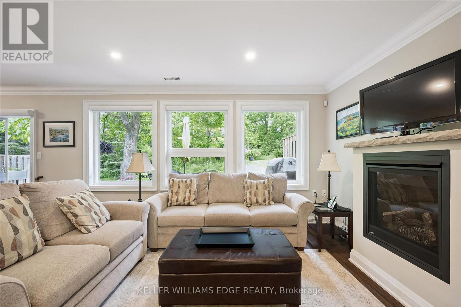 32 Cardinal Mindszenty Boulevard, Hamilton, ON