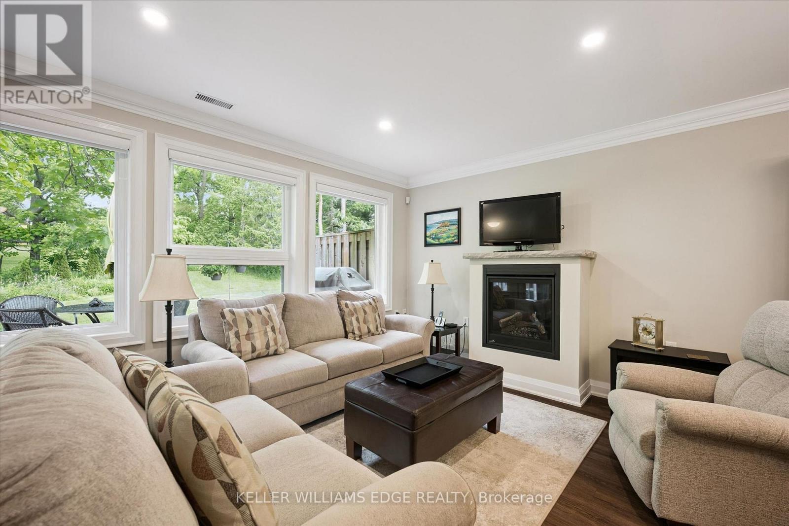 32 Cardinal Mindszenty Boulevard, Hamilton, ON