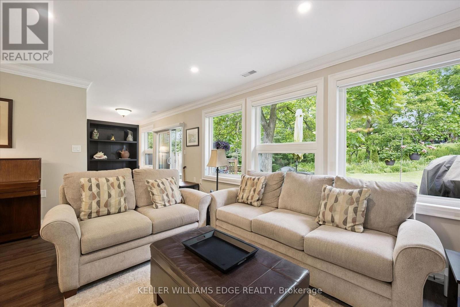 32 Cardinal Mindszenty Boulevard, Hamilton, ON