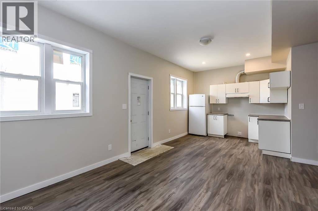 104 Beach Road Unit# E, Hamilton, ON