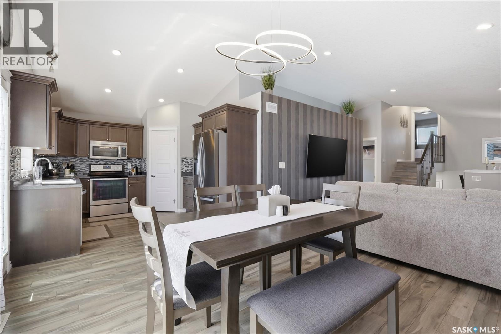 351 Kolynchuk Manor, Saskatoon, SK