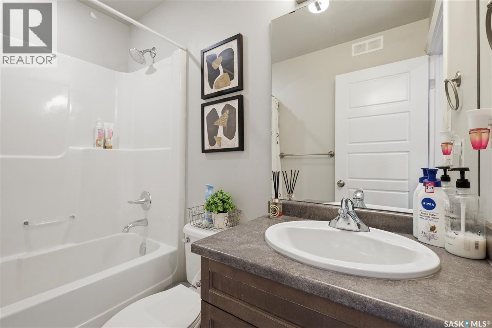 351 Kolynchuk Manor, Saskatoon, SK