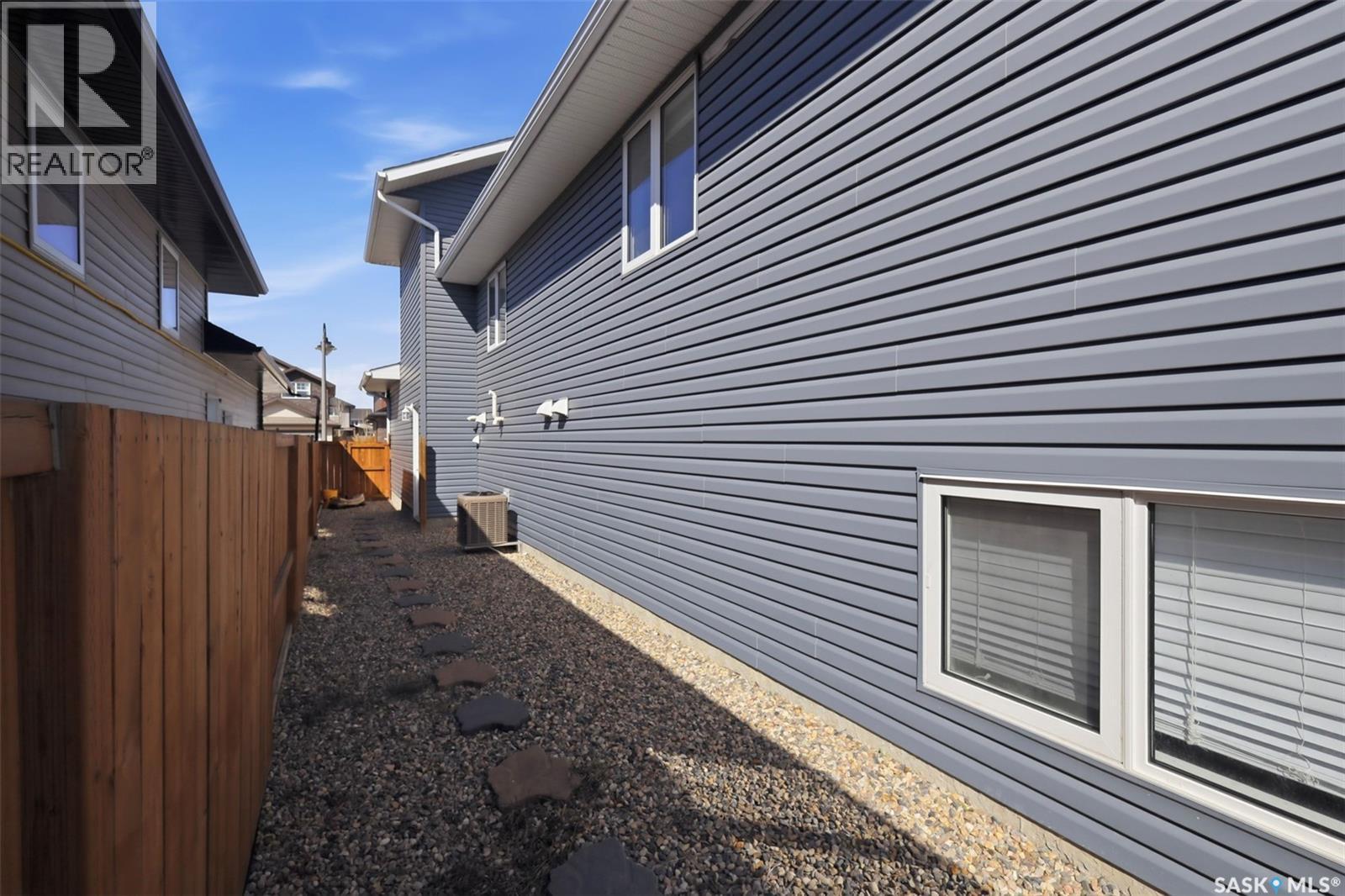351 Kolynchuk Manor, Saskatoon, SK