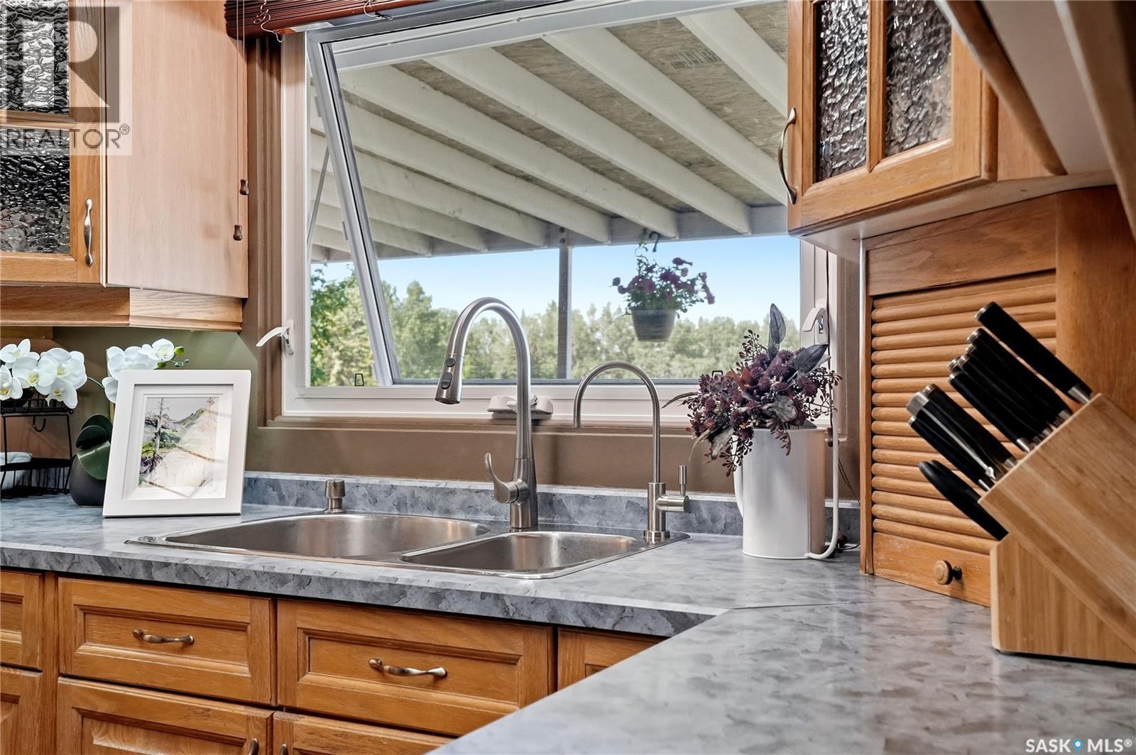 154 Mount Allison Crescent, Saskatoon, SK