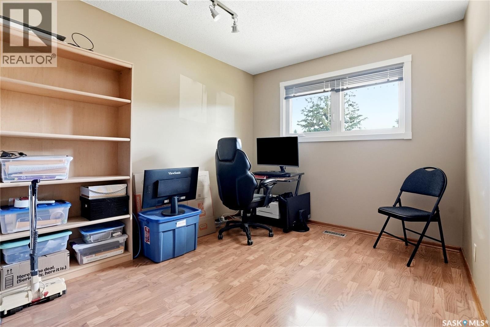 154 Mount Allison Crescent, Saskatoon, SK