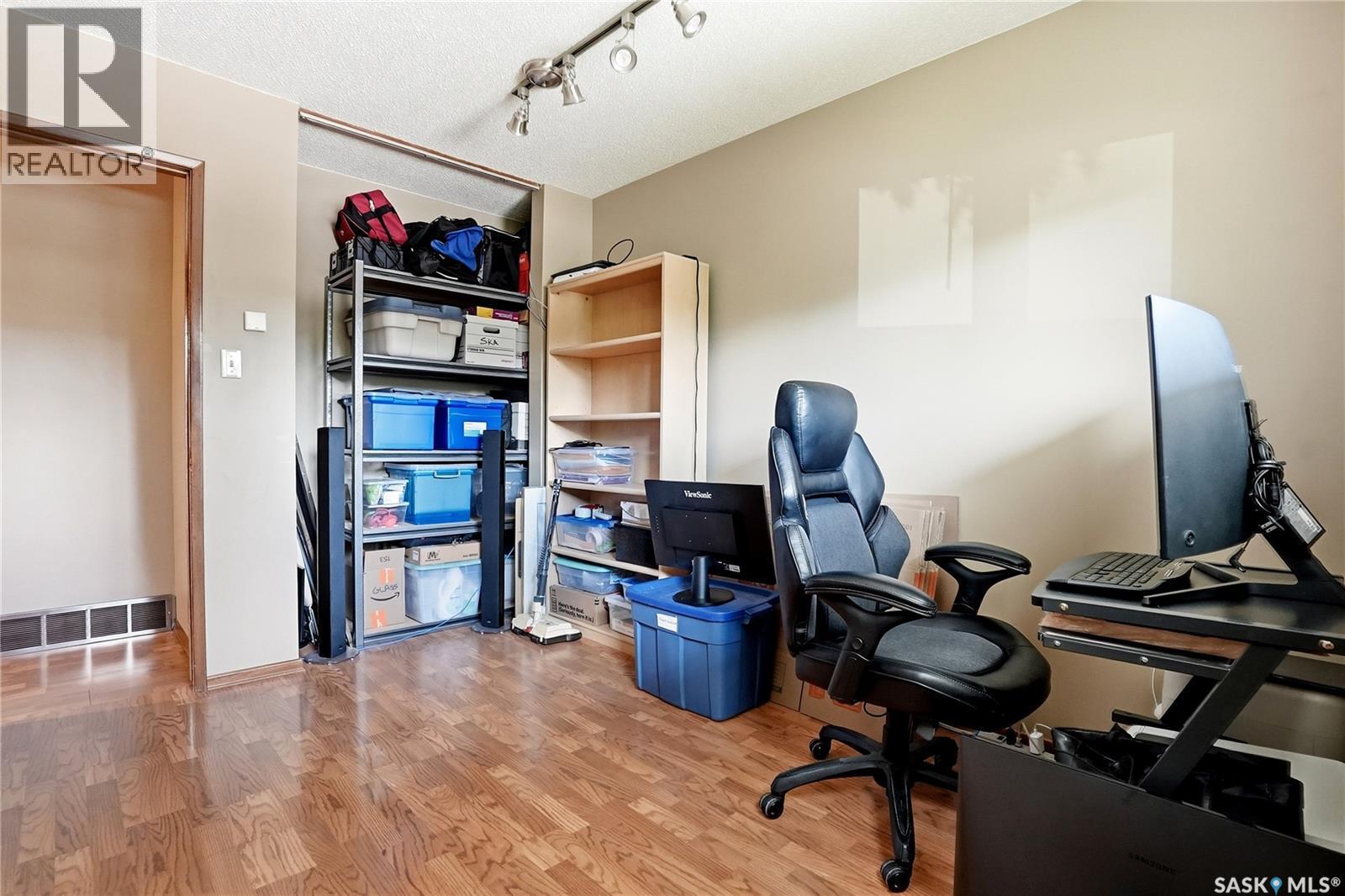 154 Mount Allison Crescent, Saskatoon, SK
