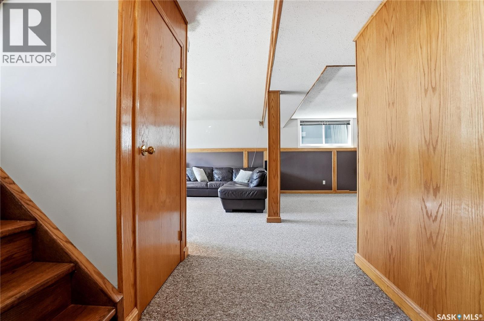 154 Mount Allison Crescent, Saskatoon, SK
