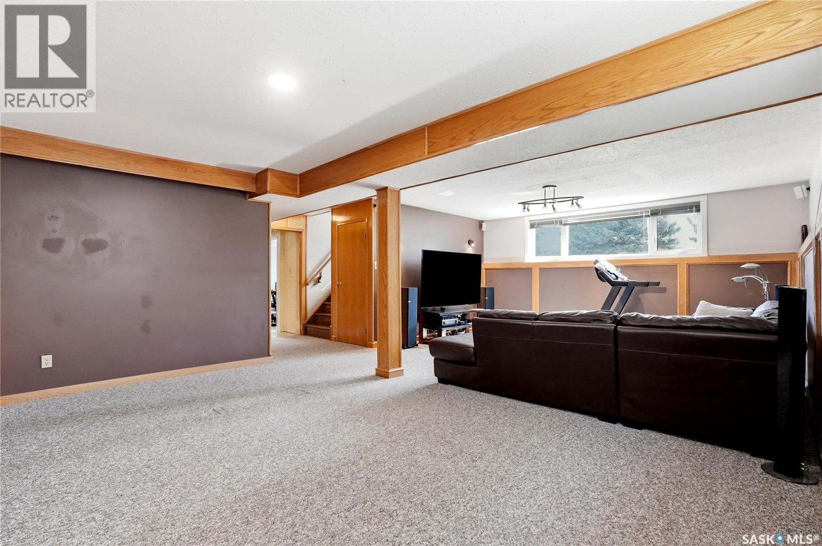 154 Mount Allison Crescent, Saskatoon, SK
