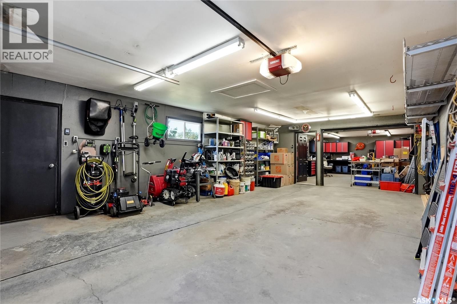 154 Mount Allison Crescent, Saskatoon, SK
