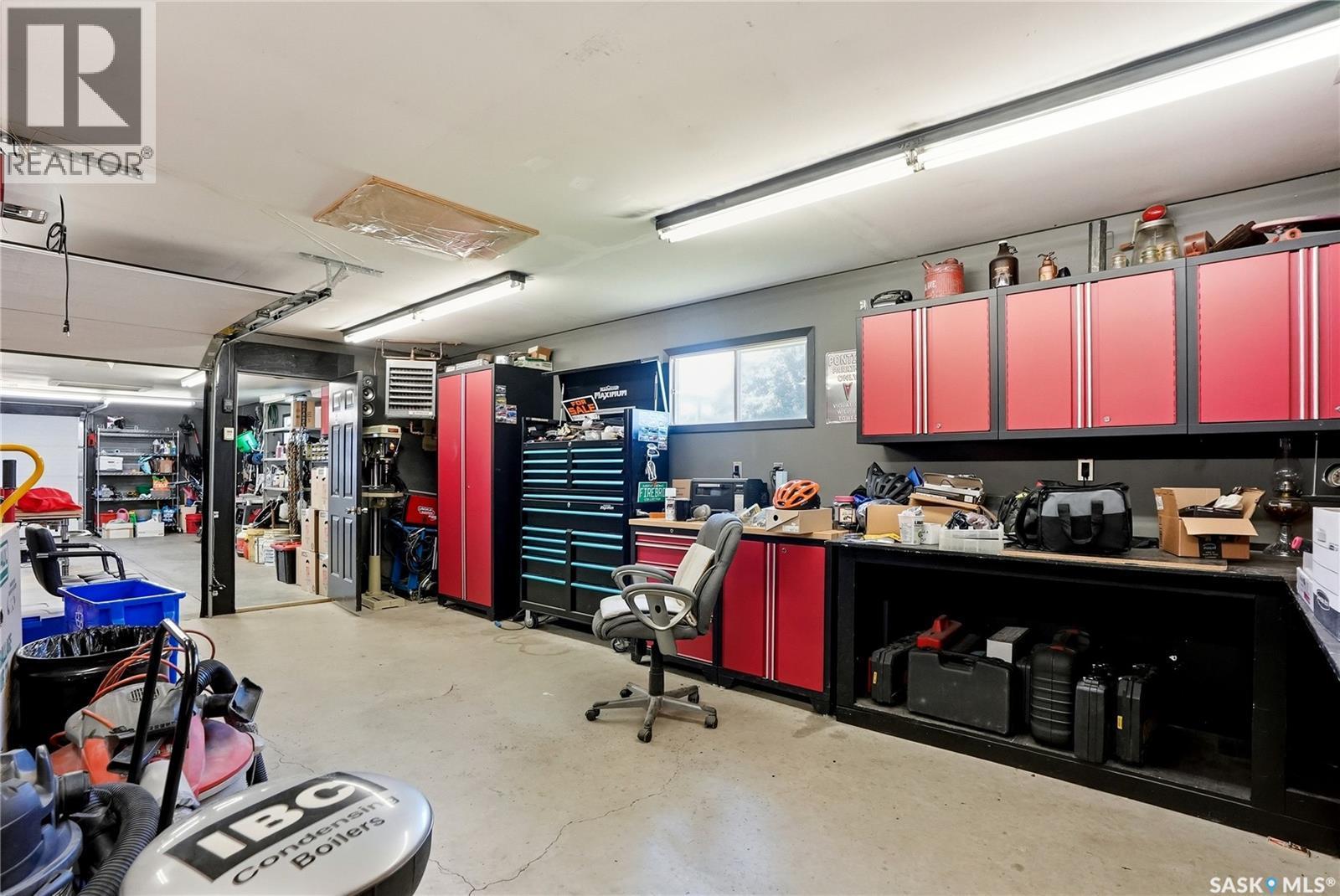 154 Mount Allison Crescent, Saskatoon, SK