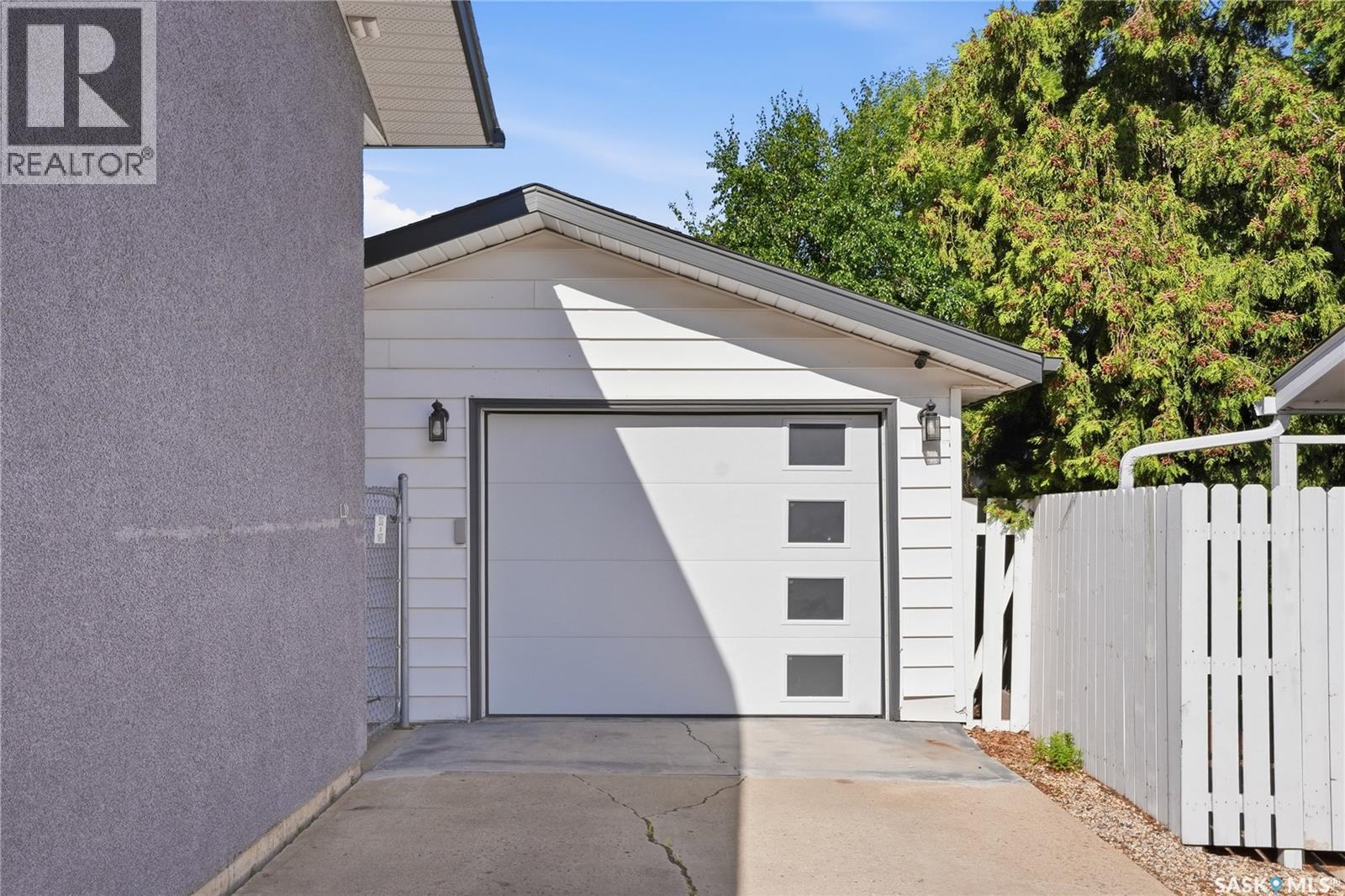 154 Mount Allison Crescent, Saskatoon, SK