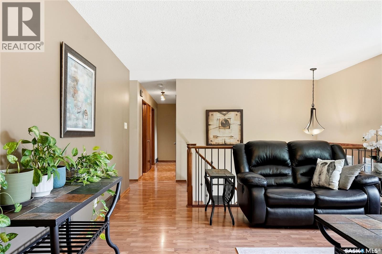 154 Mount Allison Crescent, Saskatoon, SK