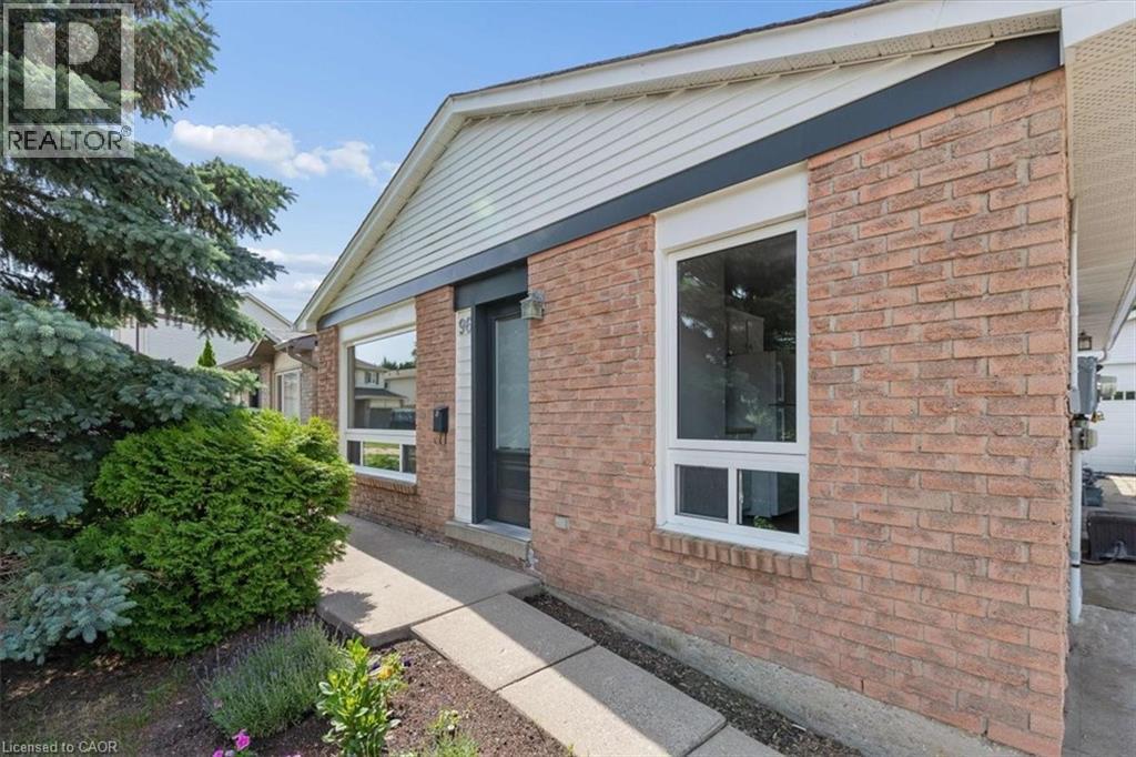 Front entrance - 96 Pathfinder Crescent, Kitchener, ON