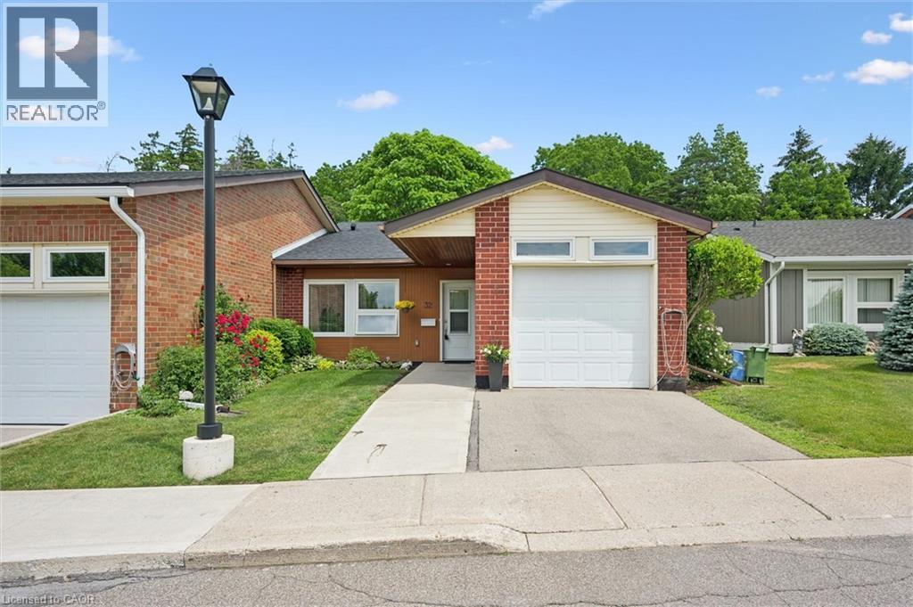 32 Cardinal Mindszenty Boulevard, Hamilton, ON