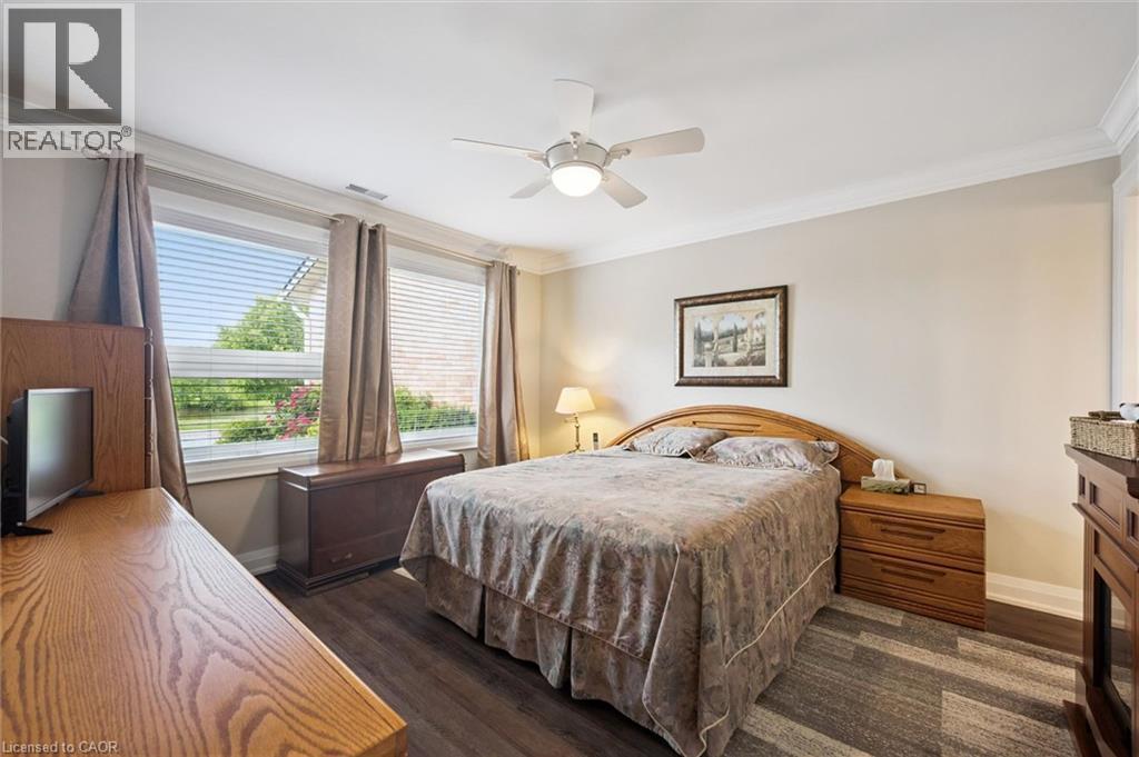 32 Cardinal Mindszenty Boulevard, Hamilton, ON