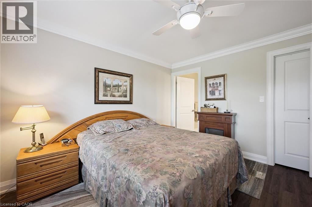 32 Cardinal Mindszenty Boulevard, Hamilton, ON