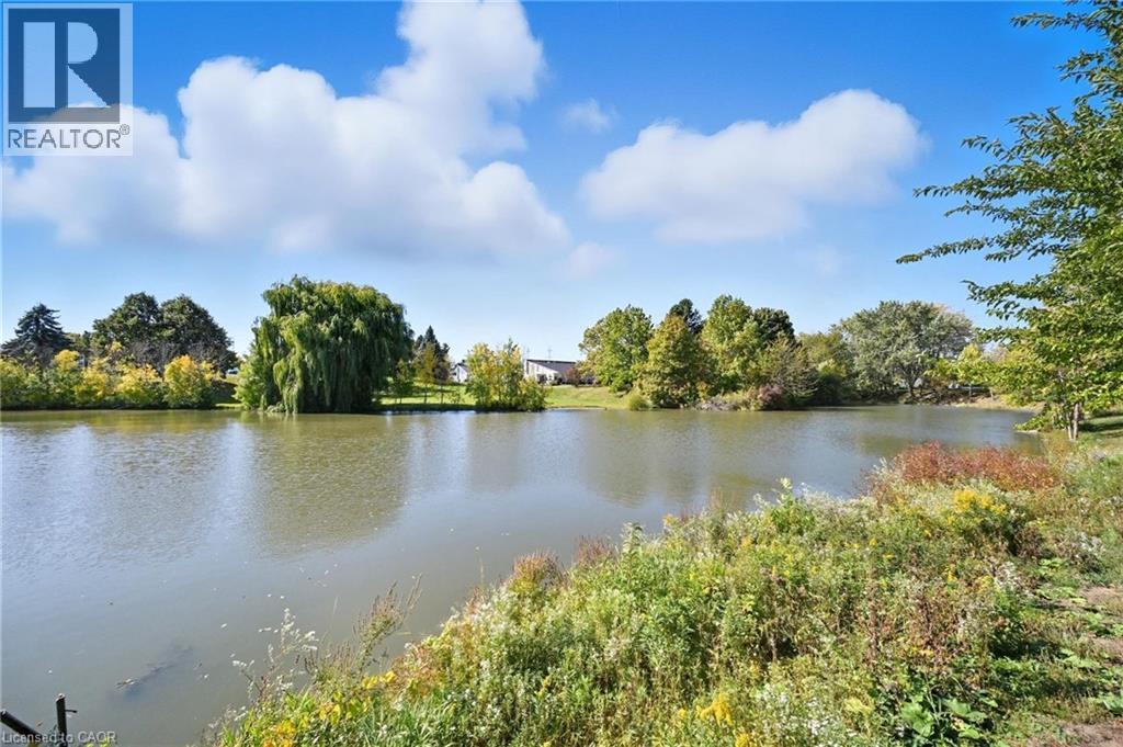 32 Cardinal Mindszenty Boulevard, Hamilton, ON