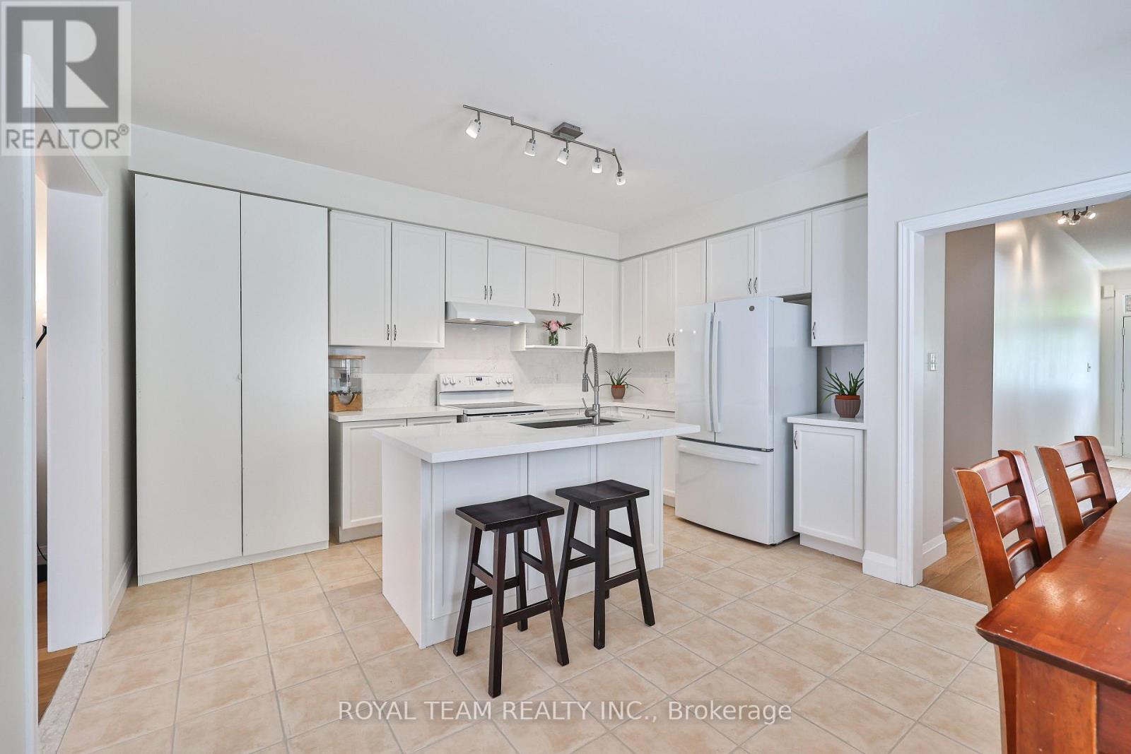 12 Spring Arbour Road, Vaughan, ON