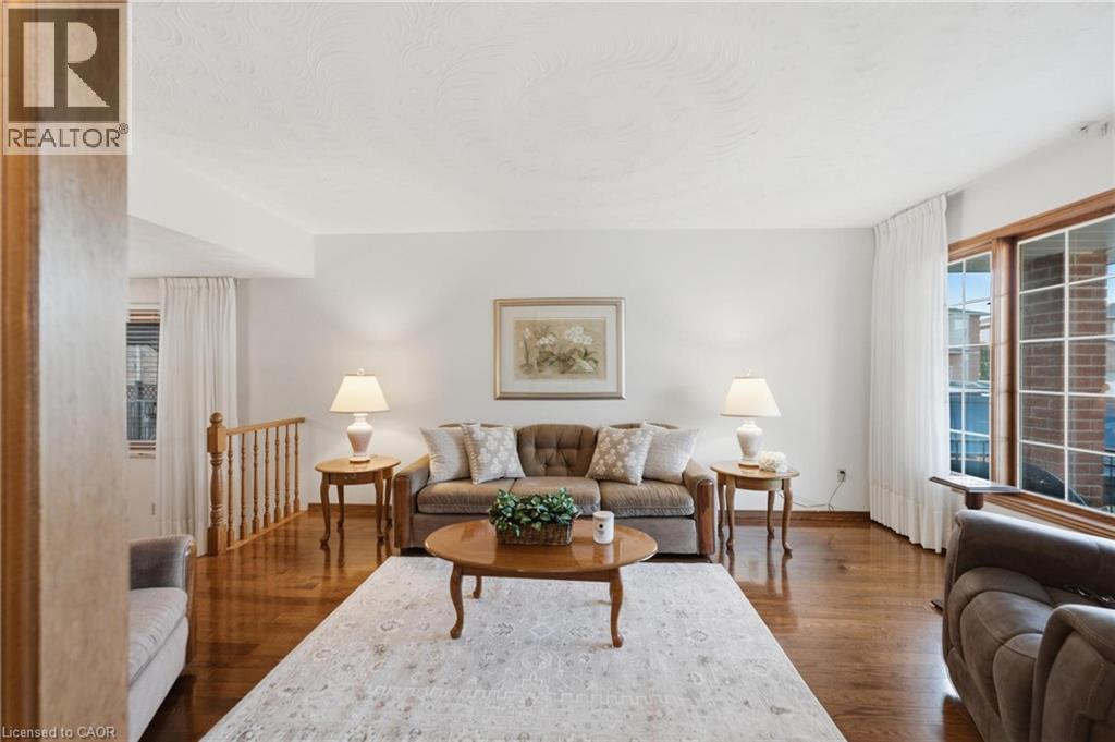 11 Gabriele Court, Hamilton, ON