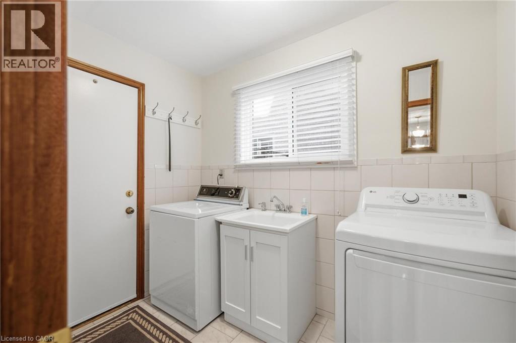 11 Gabriele Court, Hamilton, ON