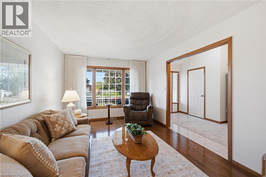 11 Gabriele Court, Hamilton, ON