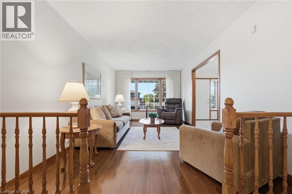 11 Gabriele Court, Hamilton, ON