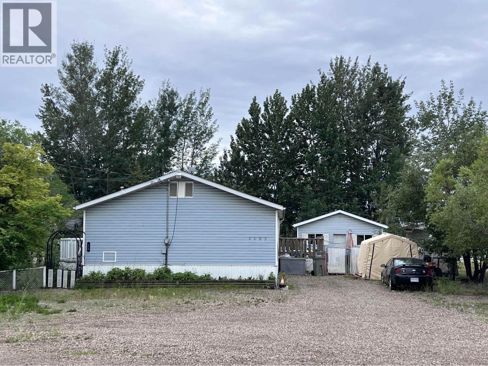 4203 E 52 Avenue, Fort Nelson, BC