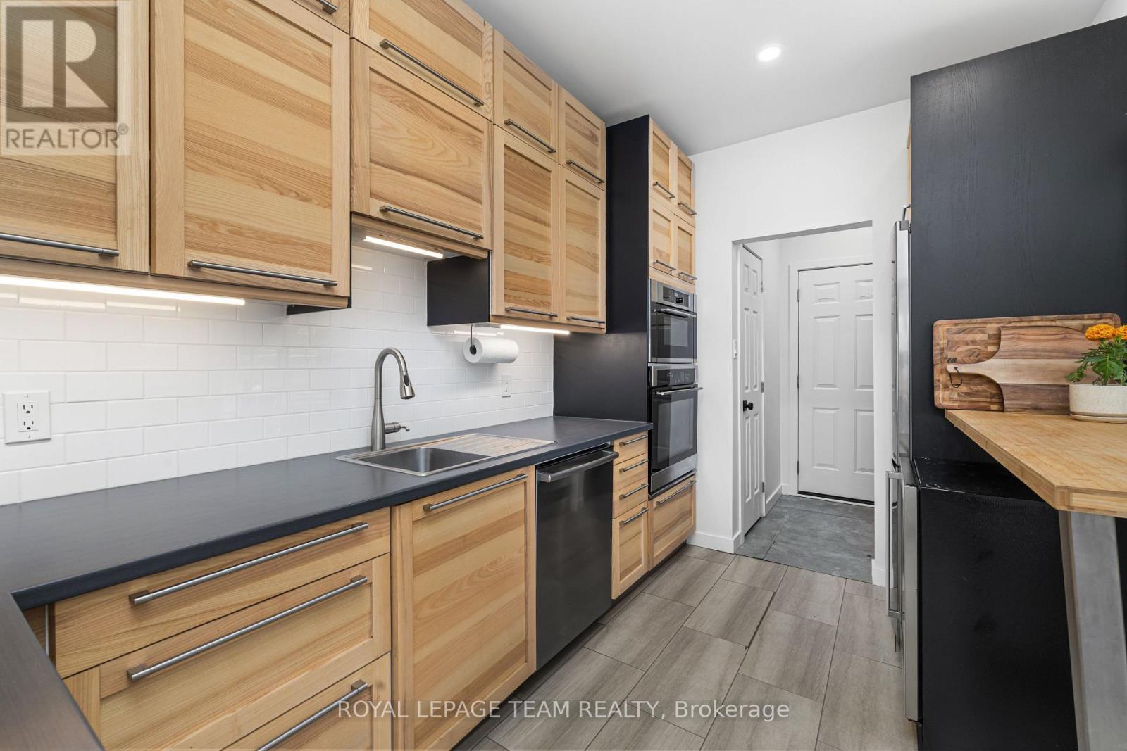 14 Crichton Street, Ottawa, ON